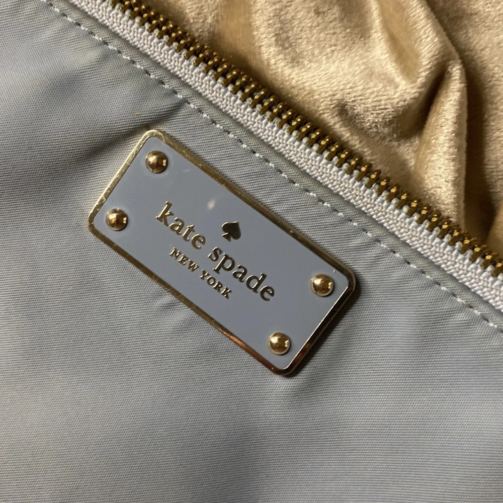 🎀 Kate Spade Wristlet pouch Wallet - Cute , spacious & Dust bag included. - Picture 6 of 9
